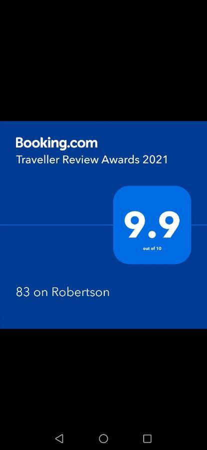 83 On Robertson Reebok Exterior foto